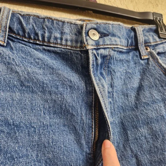 Abercrombie Fitch Size 34 / 18 The Mom Short High Rise Distressed Denim Jeans‎ - Picture 10 of 15